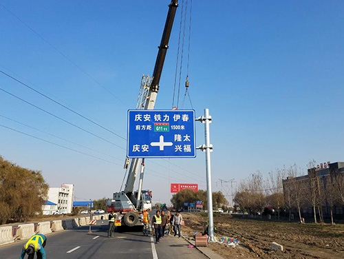 丽水丽水道路护栏网网片该如何进行正确的选购呢？